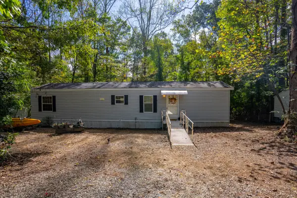 105 Whisperridge Ct, Moneta, VA 24121