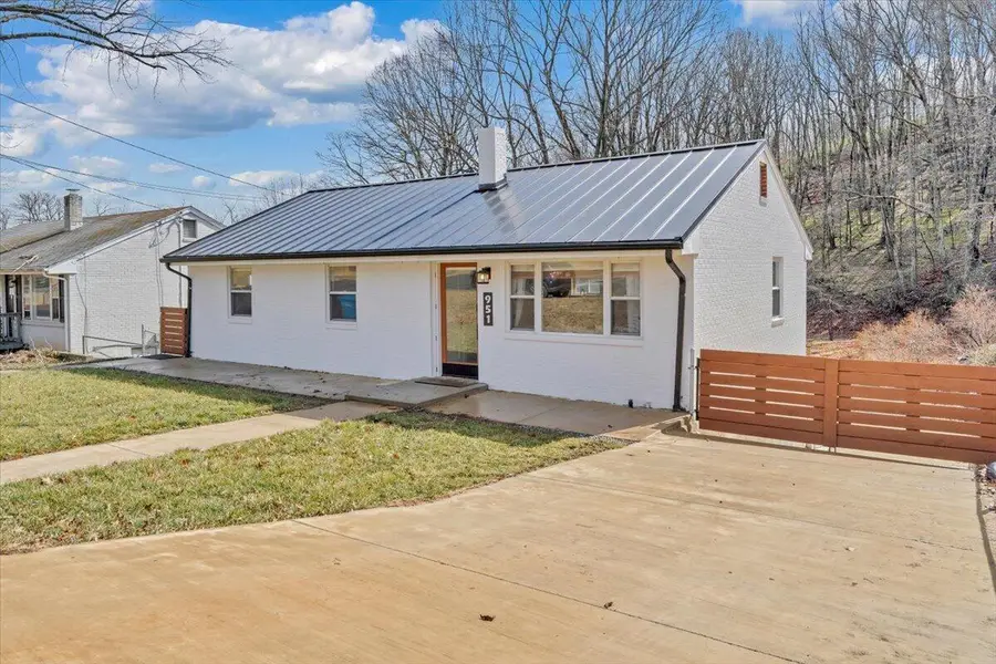 951 Hartsook Blvd Se, Roanoke, VA 24014 - #2