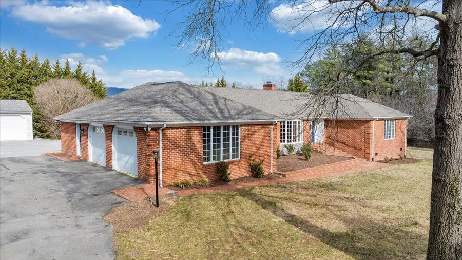 7951 Barrens Rd, Roanoke, VA 24019 - #2