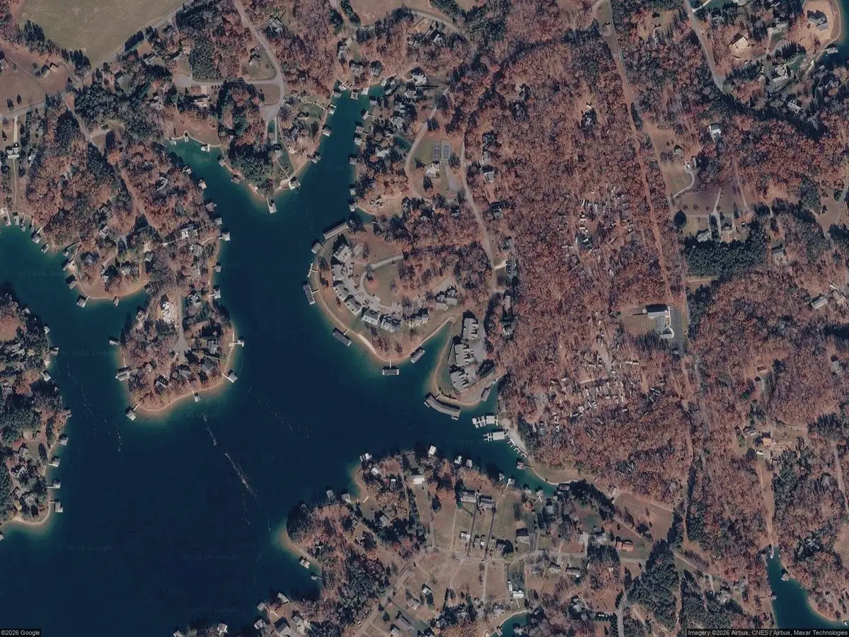 214 Blarney Stone Ct #E2, Huddleston, VA 24104 - #1