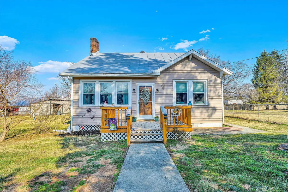 97 Woodman Ave, New Castle, VA 24127 - #1