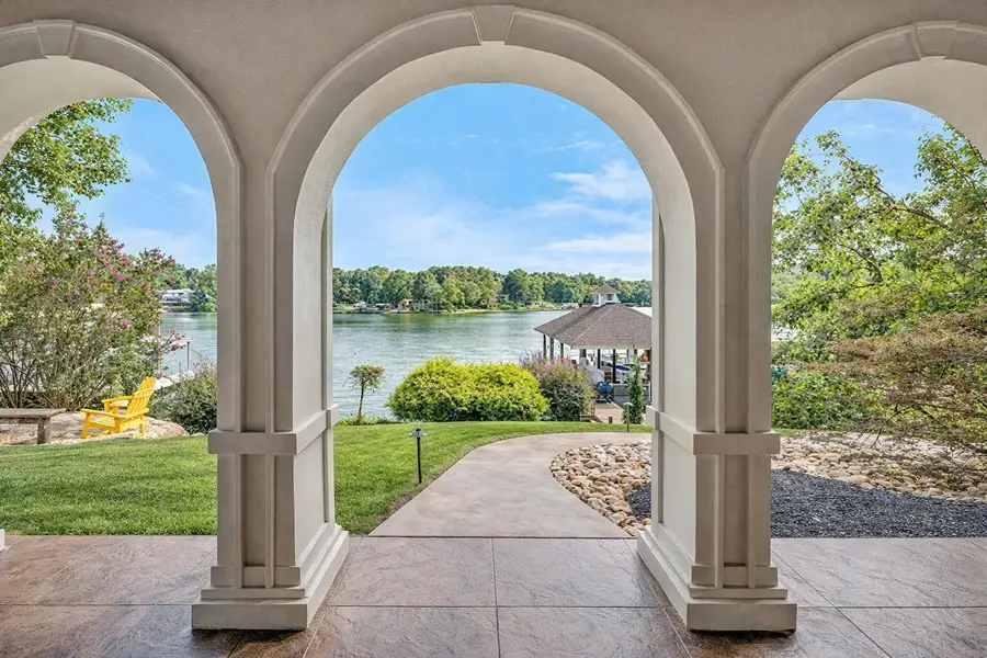 2580 Lakewood Forest Rd, Moneta, VA 24121 - #3