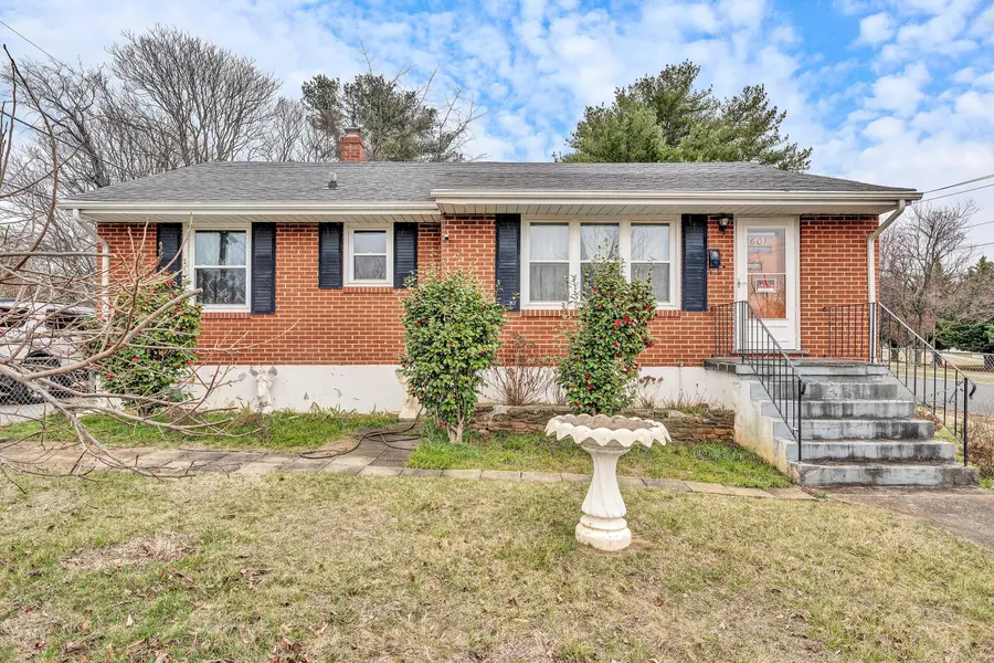 2601 Hebert St Nw, Roanoke, VA 24012 - #2