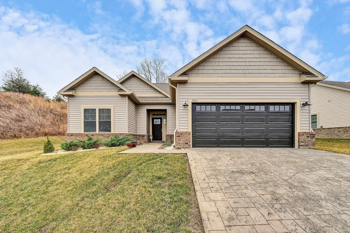 7011 Linn Cove Ct, Roanoke, VA 24018 - #1