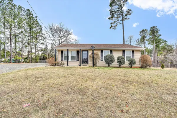 5050 Stewartsville Rd, Moneta, VA 24121