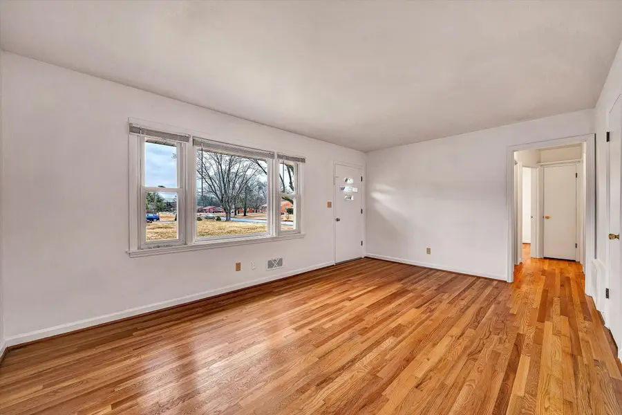 3853 Thompson Ln, Roanoke, VA 24018 - #3