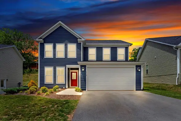 2130 Kings Walk Dr Ne, Roanoke, VA 24012
