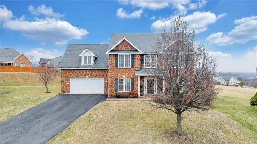 2324 Foxfield Ln, Salem, VA 24153 - #3