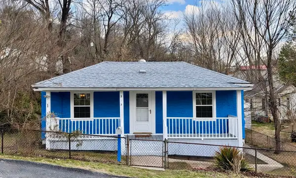 319 E Hazel St, Covington, VA 24426