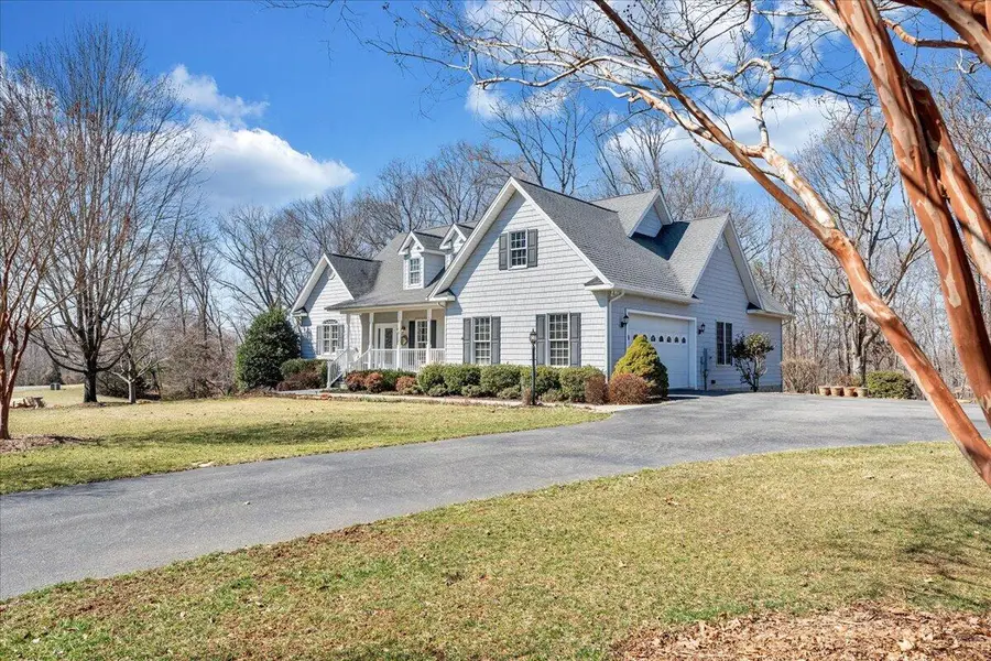 335 Camellia Pl, Moneta, VA 24121 - #2