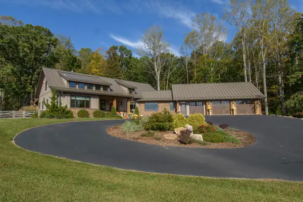 5600 Mount Tabor Rd, Catawba, VA 24070