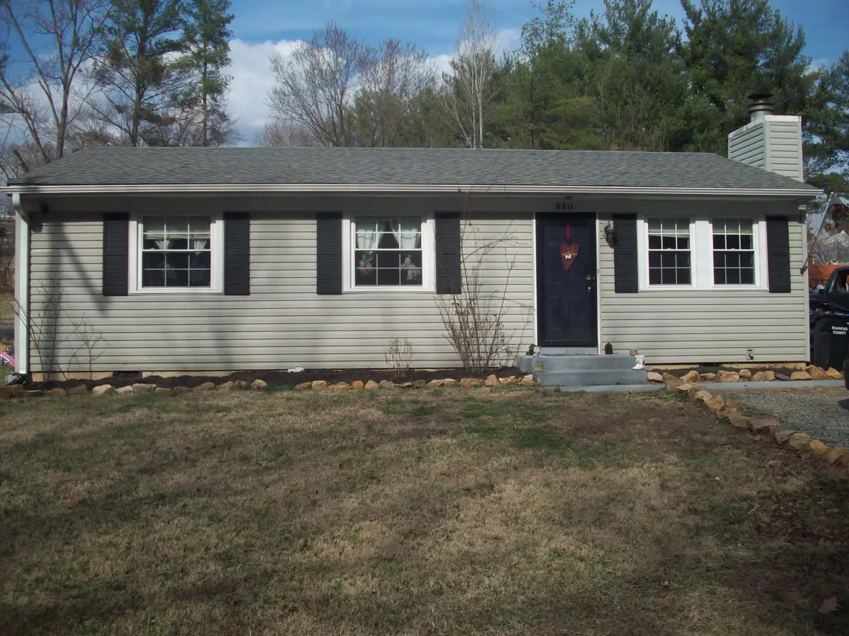 8211 Wood Haven Rd, Roanoke, VA 24019 - #1