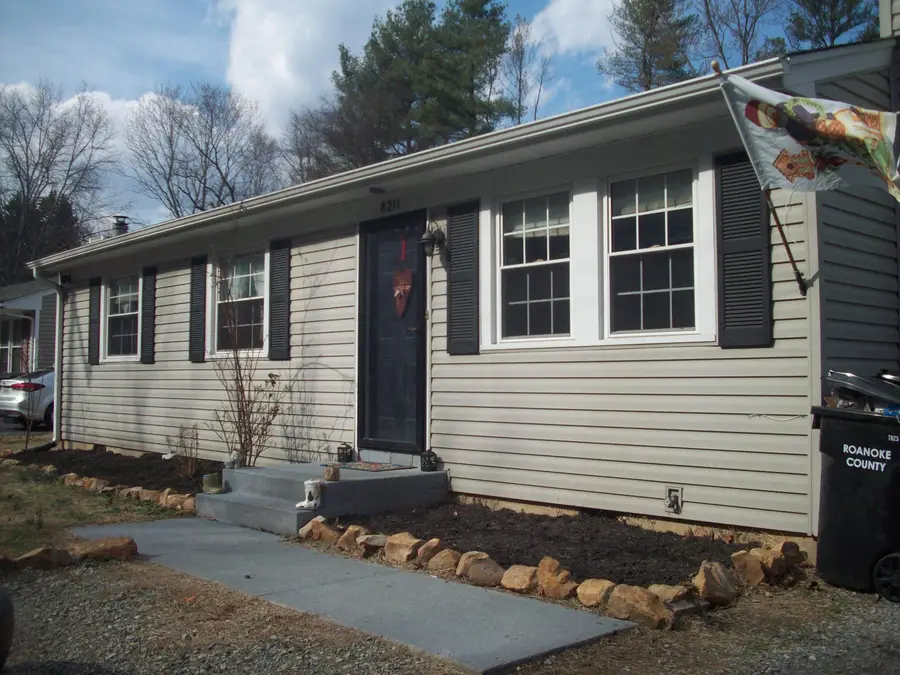 8211 Wood Haven Rd, Roanoke, VA 24019 - #2