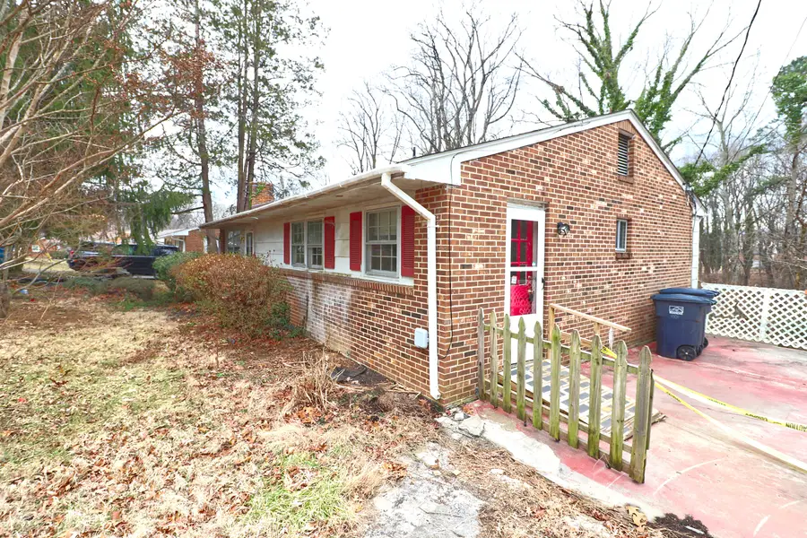 4504 Stonewall Rd Nw, Roanoke, VA 24017 - #2