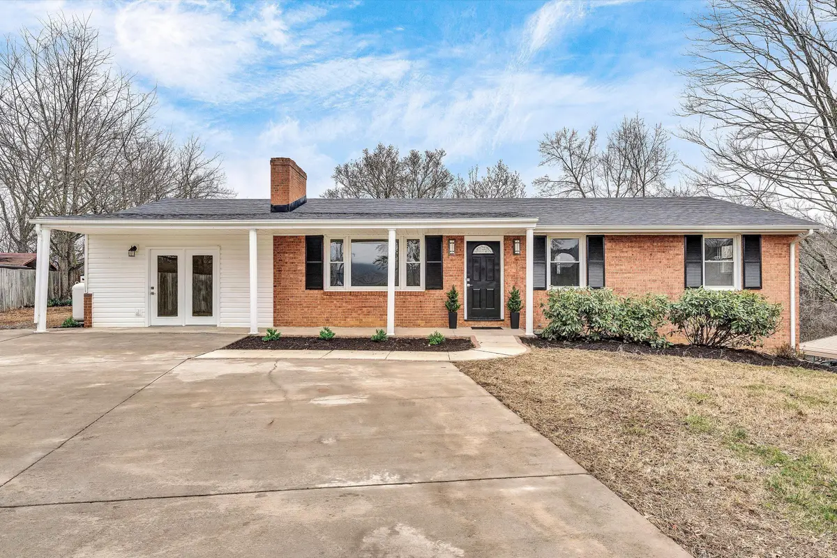 1462 Lakeridge Cir, Troutville, VA 24175 - #1