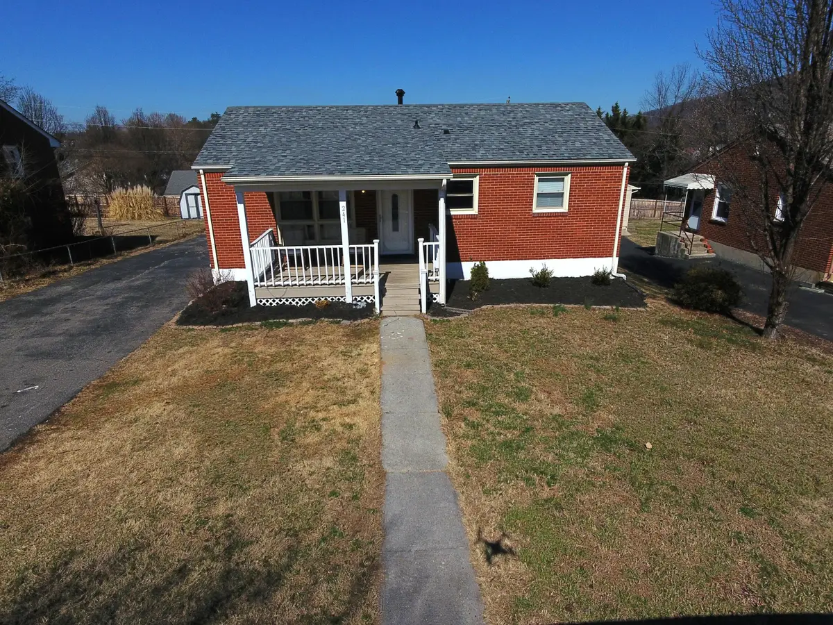 241 Lynn Haven Cir, Vinton, VA 24179 - #1