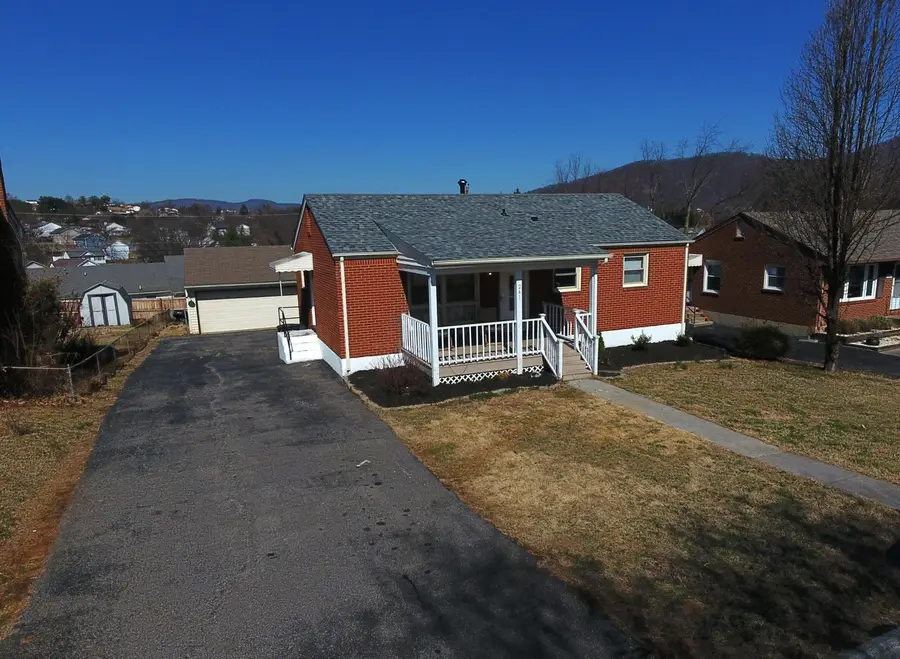 241 Lynn Haven Cir, Vinton, VA 24179 - #2