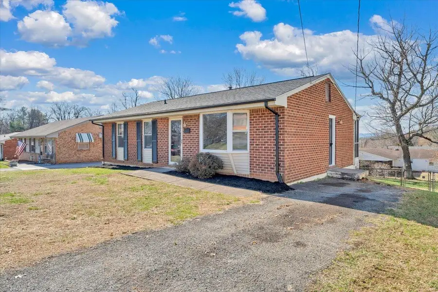 546 Stacie Dr, Vinton, VA 24179 - #2