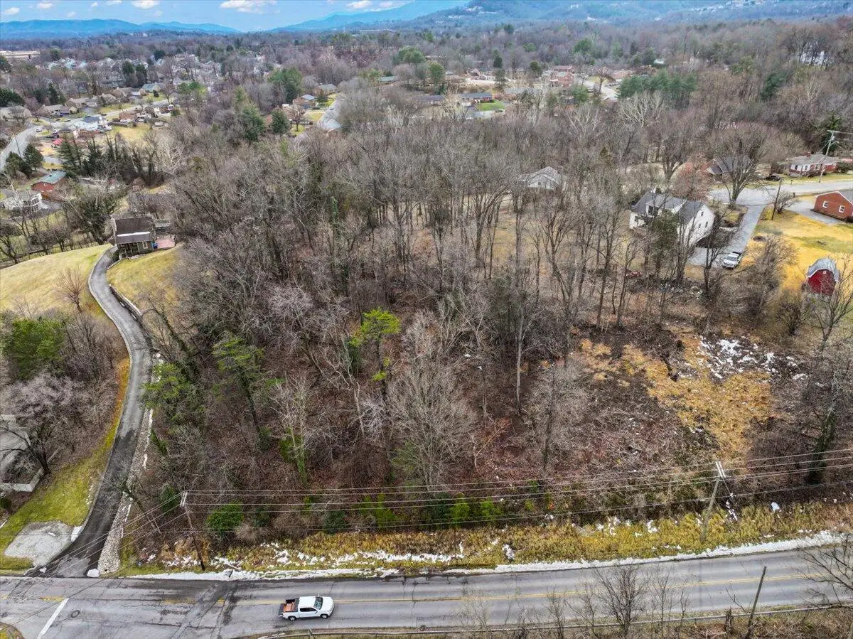 916 Homestead Dr, Salem, VA 24153 - #1