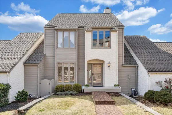 4910 Hunting Hills Cir, Roanoke, VA 24018