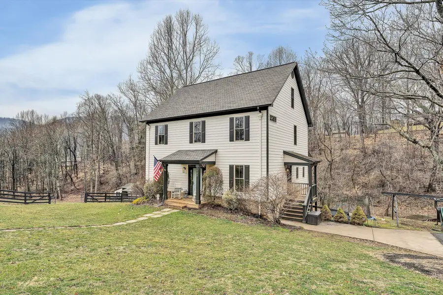 7908 Forest Creek Dr, Roanoke, VA 24018 - #2