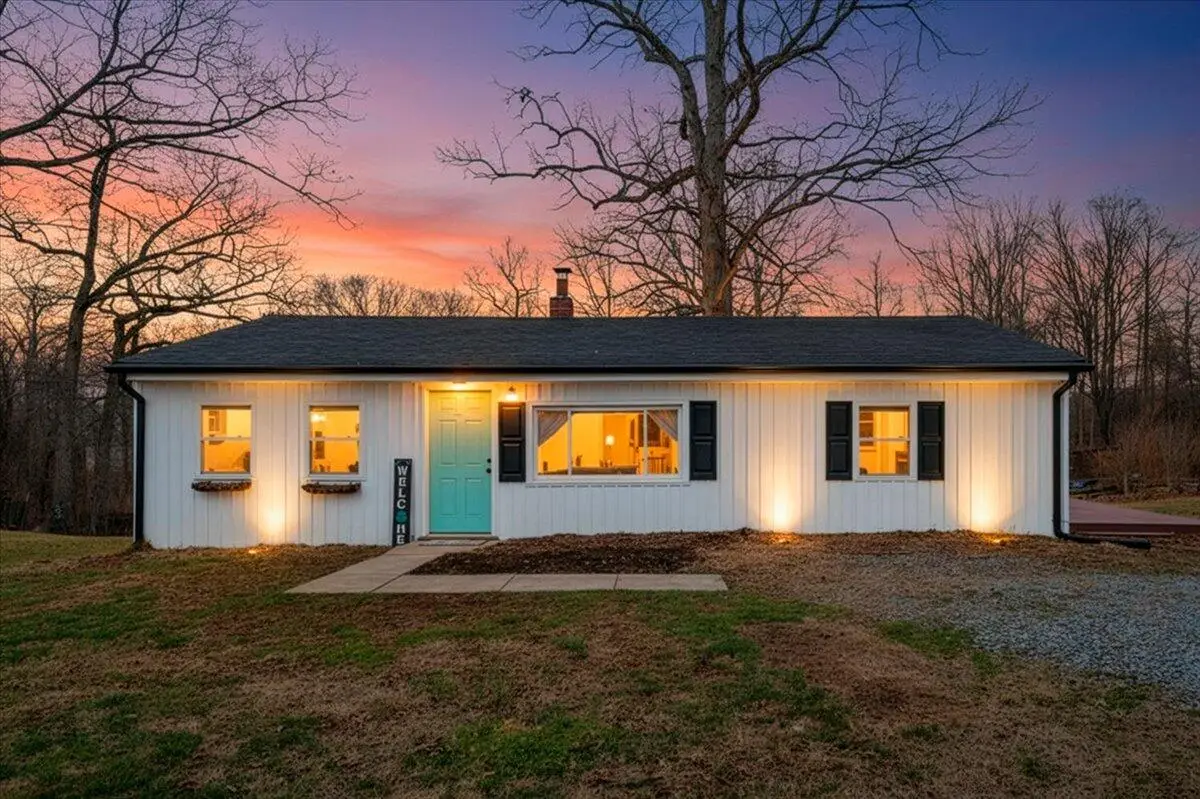 383 Ridge Rd, Troutville, VA 24175 - #1