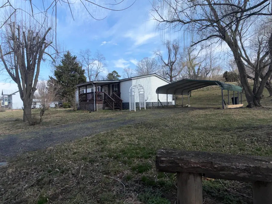 262 Lowe St, Buchanan, VA 24066 - #3