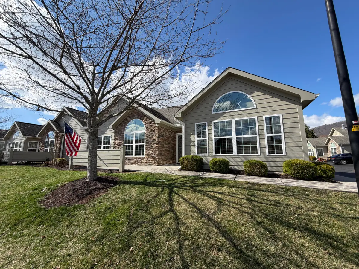 5454 Orchard Villas Cir, Roanoke, VA 24019 - #1