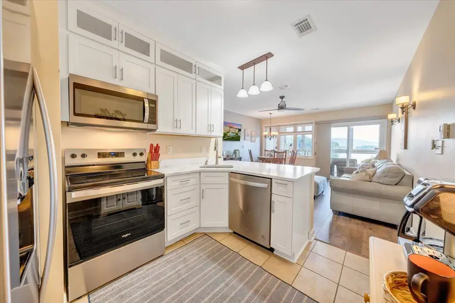 1273 Graves Harbor Trl #324, Huddleston, VA 24104 - #2