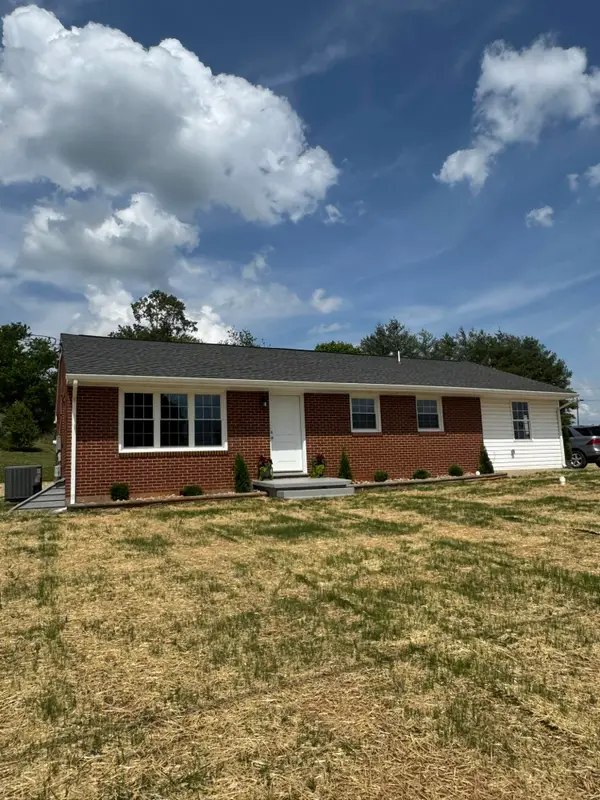 3779 Old Franklin Tpke, Glade Hill, VA 24092