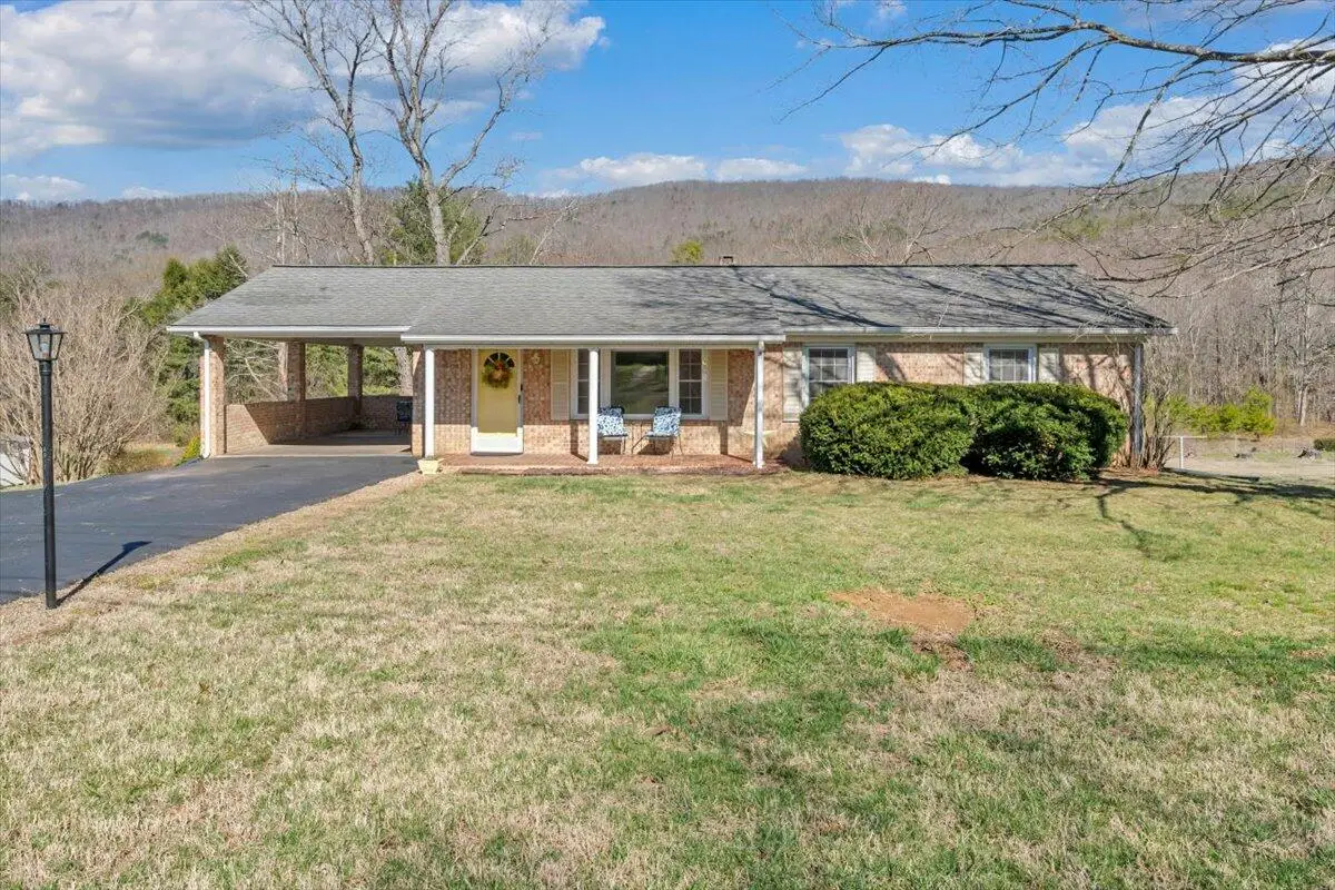 1846 Pineview Dr, Glasgow, VA 24555 - #1