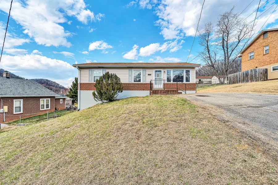 1378 Craig Robertson Rd Se, Roanoke, VA 24014 - #2