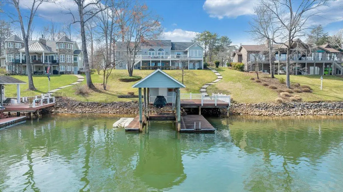 110 Windward Dr, Moneta, VA 24121 - #1