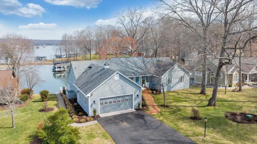 110 Windward Dr, Moneta, VA 24121 - #3