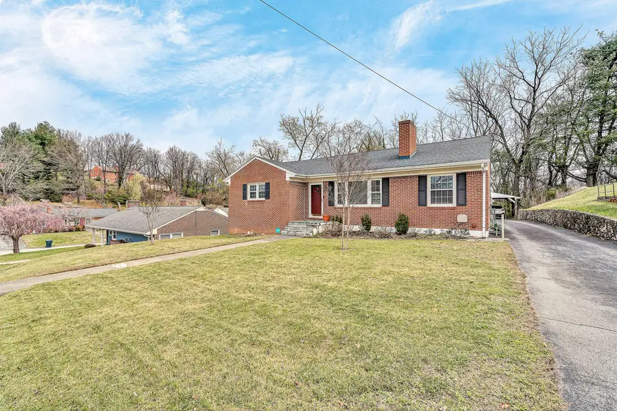 2726 Thorndale St Sw, Roanoke, VA 24015 - #2
