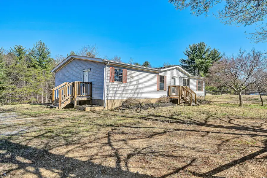 1155 Stonewall Rd, Blue Ridge, VA 24064 - #2