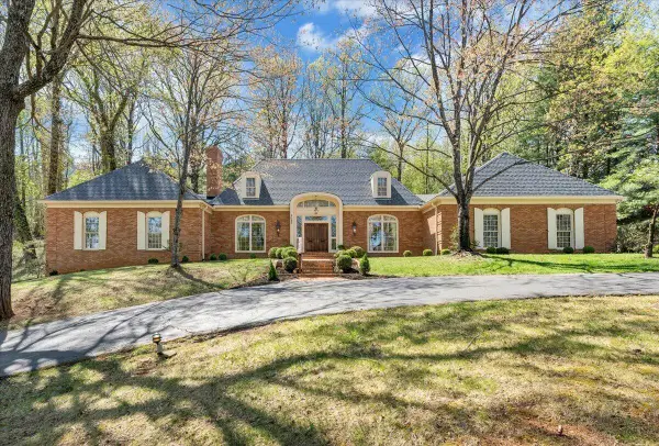 5080 Crossbow Cir, Roanoke, VA 24018