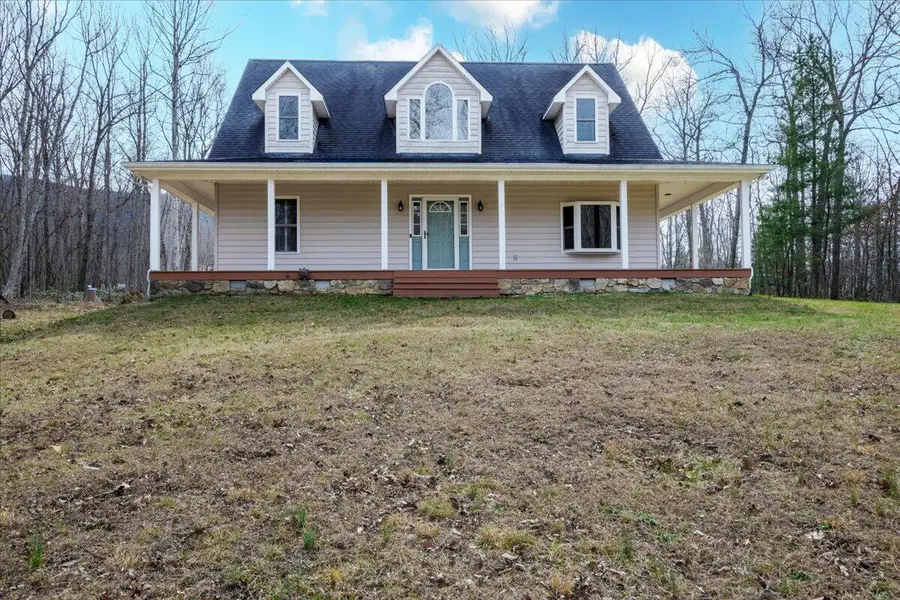 6720 Bradshaw Rd, Salem, VA 24153 - #2