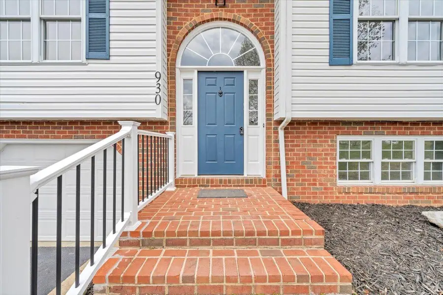 930 Brookfield Ln, Roanoke, VA 24012 - #2