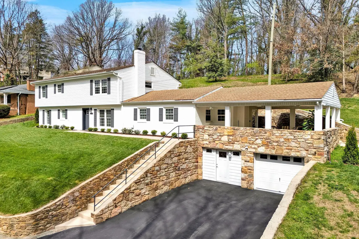 763 Oakwood Dr Sw, Roanoke, VA 24015 - #1