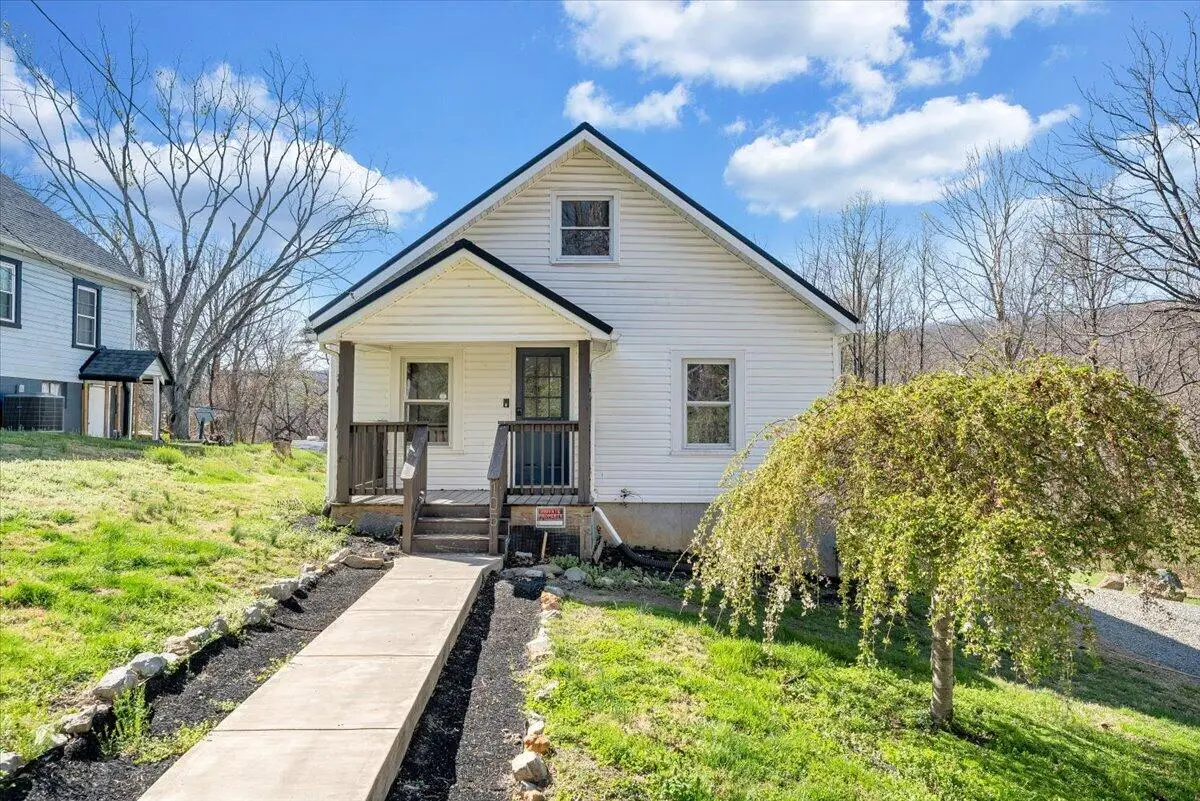 105 Mamie Ave, Rocky Mount, VA 24151 - #1