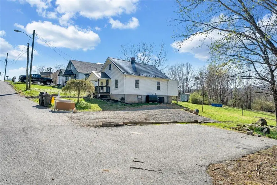 105 Mamie Ave, Rocky Mount, VA 24151 - #3