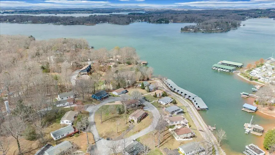 300 Mill Lake Rd, Huddleston, VA 24104 - #3