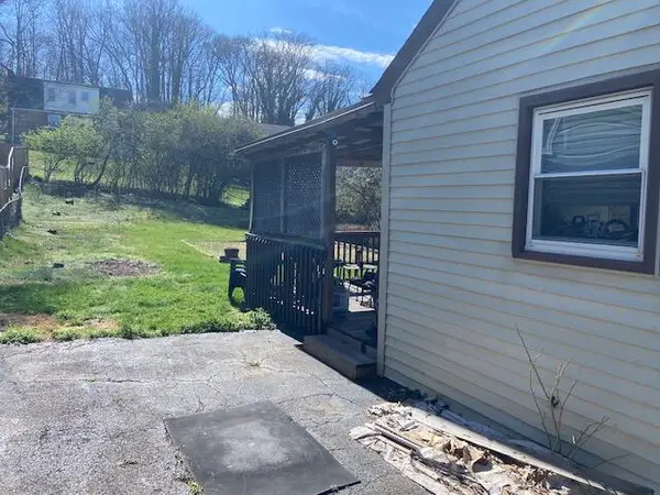 1018 Beechwood Dr Sw, Roanoke, VA 24014