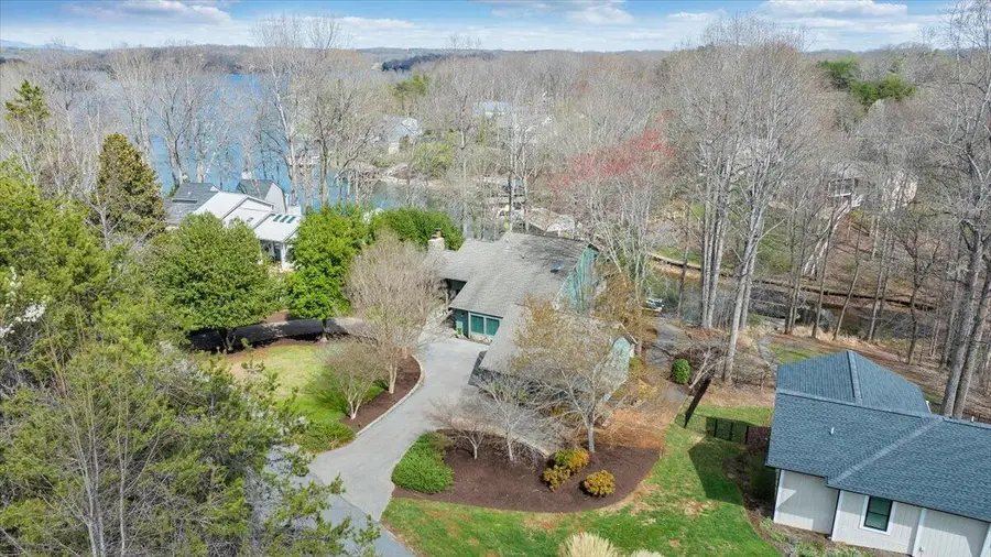 406 Anchor Dr, Moneta, VA 24121 - #2