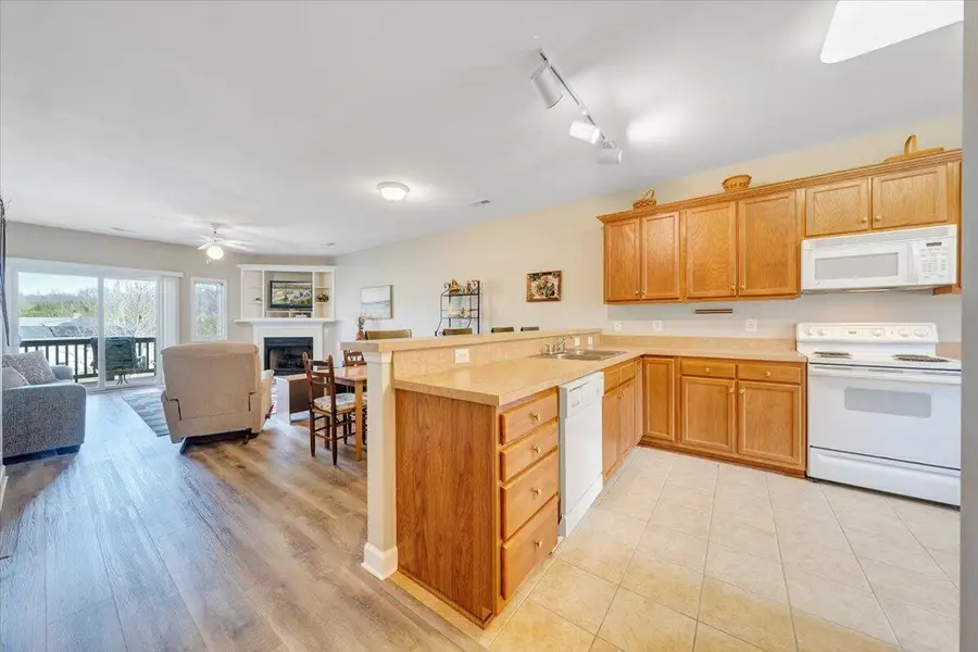 1209 Mariners Way #66, Huddleston, VA 24104 - #3