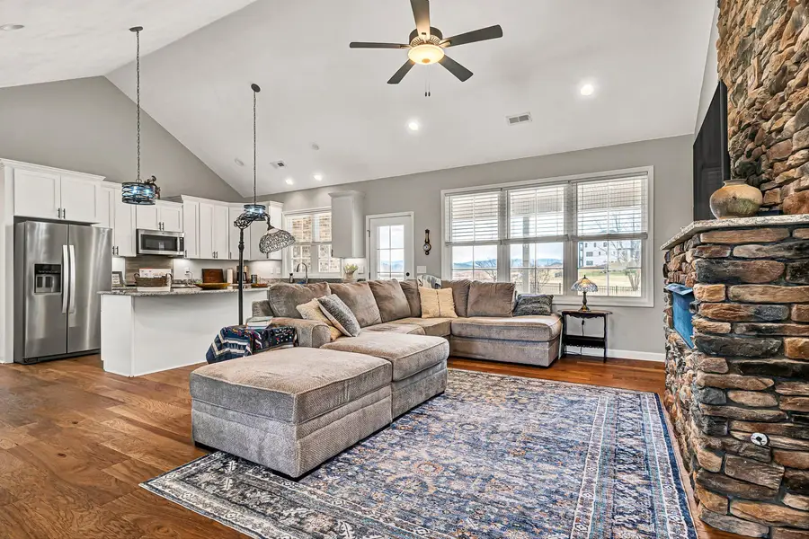 42 Island Green Rd, Daleville, VA 24083 - #2