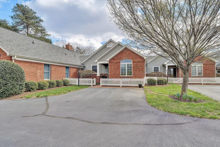 74 Village Green Dr, Penhook, VA 24137 - #3