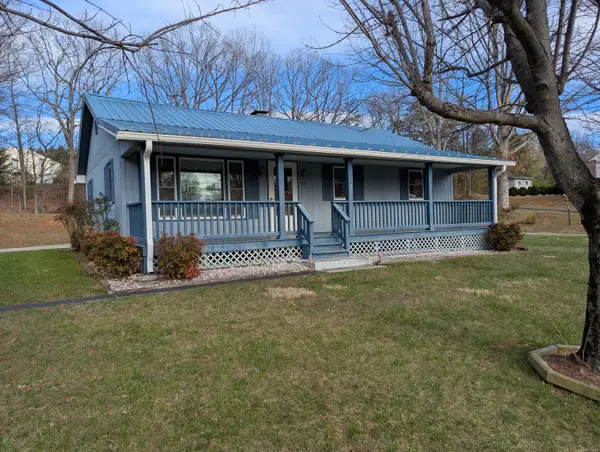 45 Meadow View Ave, Rocky Mount, VA 24151