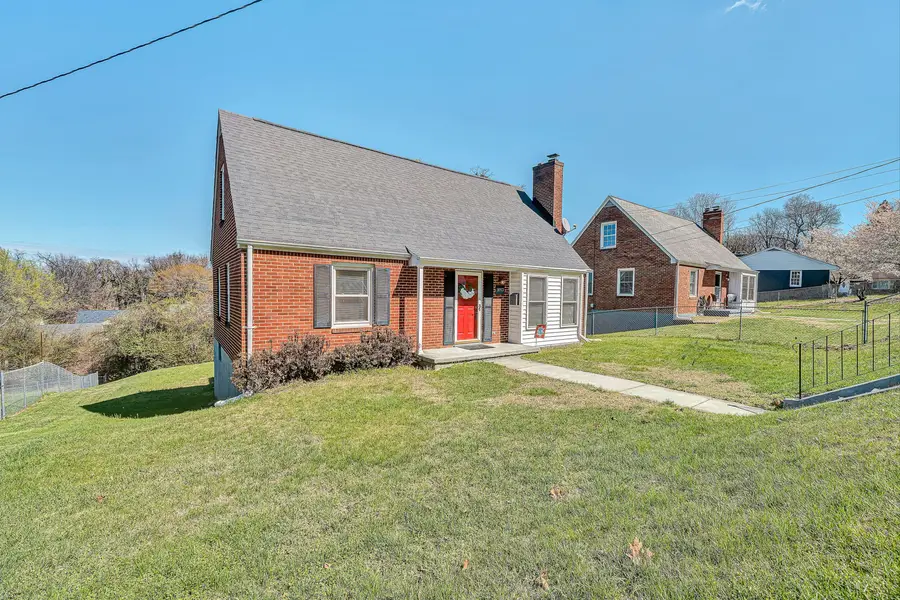 1013 Gardens Rd Sw, Roanoke, VA 24014 - #2